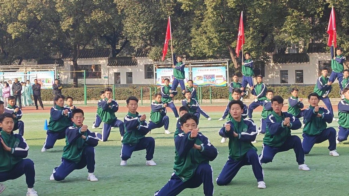 武当山特区1200余名中小学生武术赛场展英姿